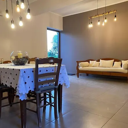 Rustic- Chic In A Private Olive Grove - Vakantiehuis Filiatra