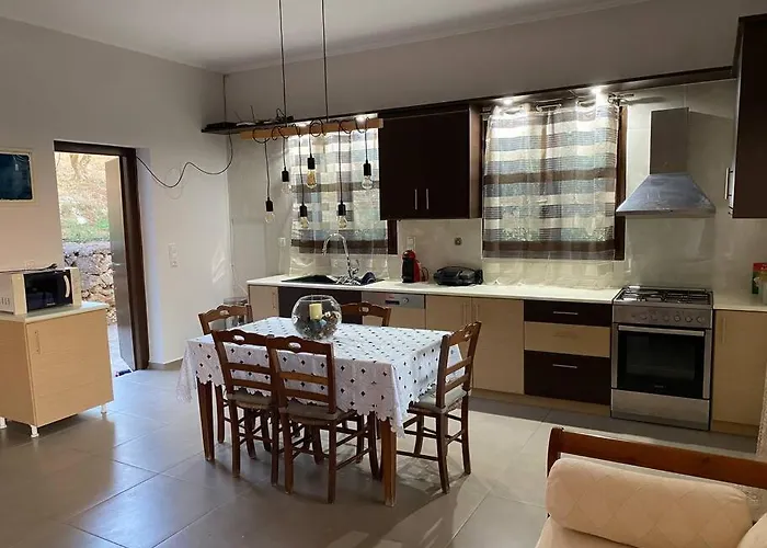 Rustic- Chic In A Private Olive Grove - بيت للعطل