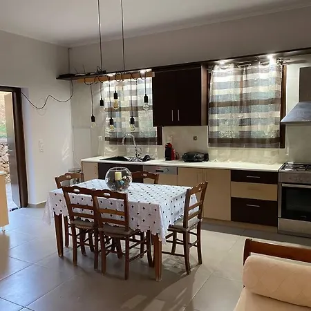 Limenari Modern House בית נופש