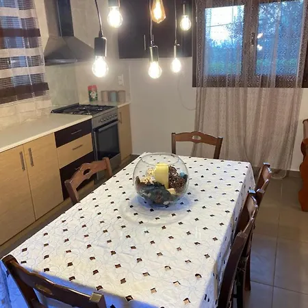 בית נופש Limenari Modern House פיליאטרה