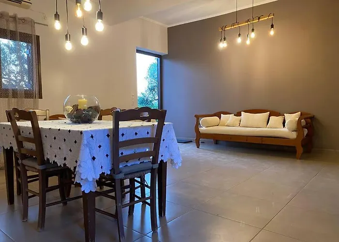 Rustic- Chic In A Private Olive Grove - Prázdninový dům Filiatrá